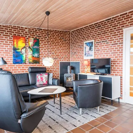 5 Person Holiday On A In Henne * Henne Strand