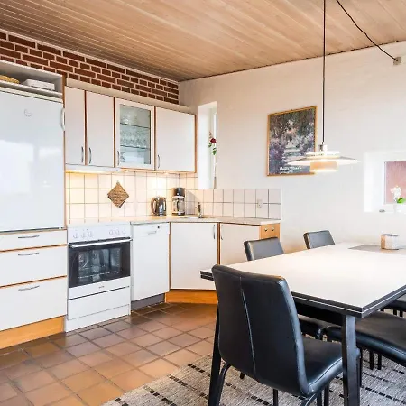 Σπίτι διακοπών 5 Person Holiday On A In Henne Henne Strand
